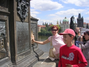 Собаку не трогать. Трогать не собаку.