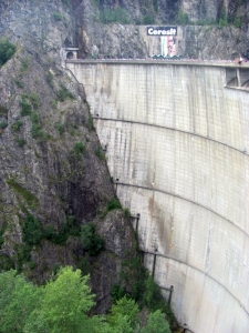 Плотина озера 